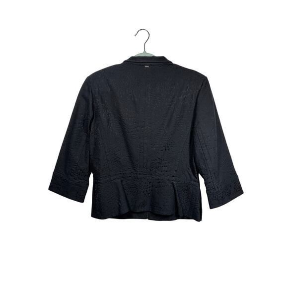 St John Embossed Textured Blazer Jacket Zip Front 1/2 Sleeve Pockets Black Sz 10 - Picture 3 of 15